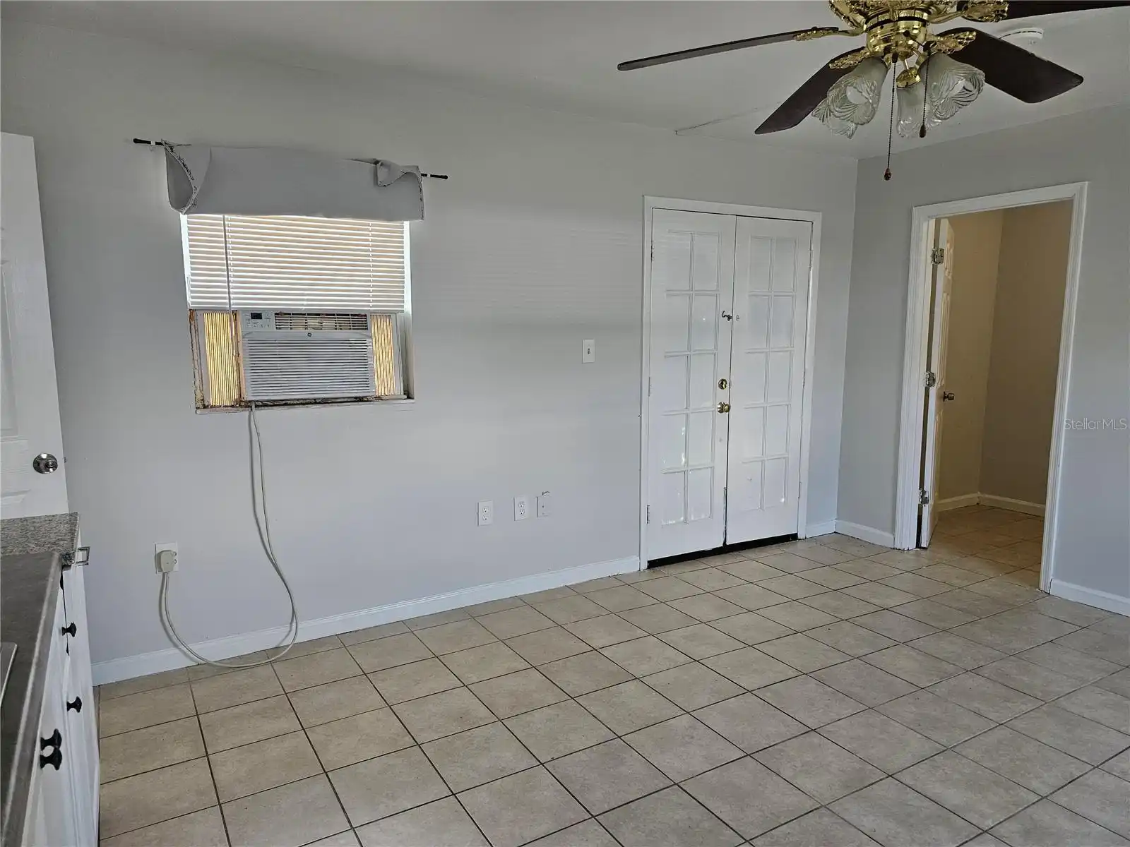 Listing Photo 12