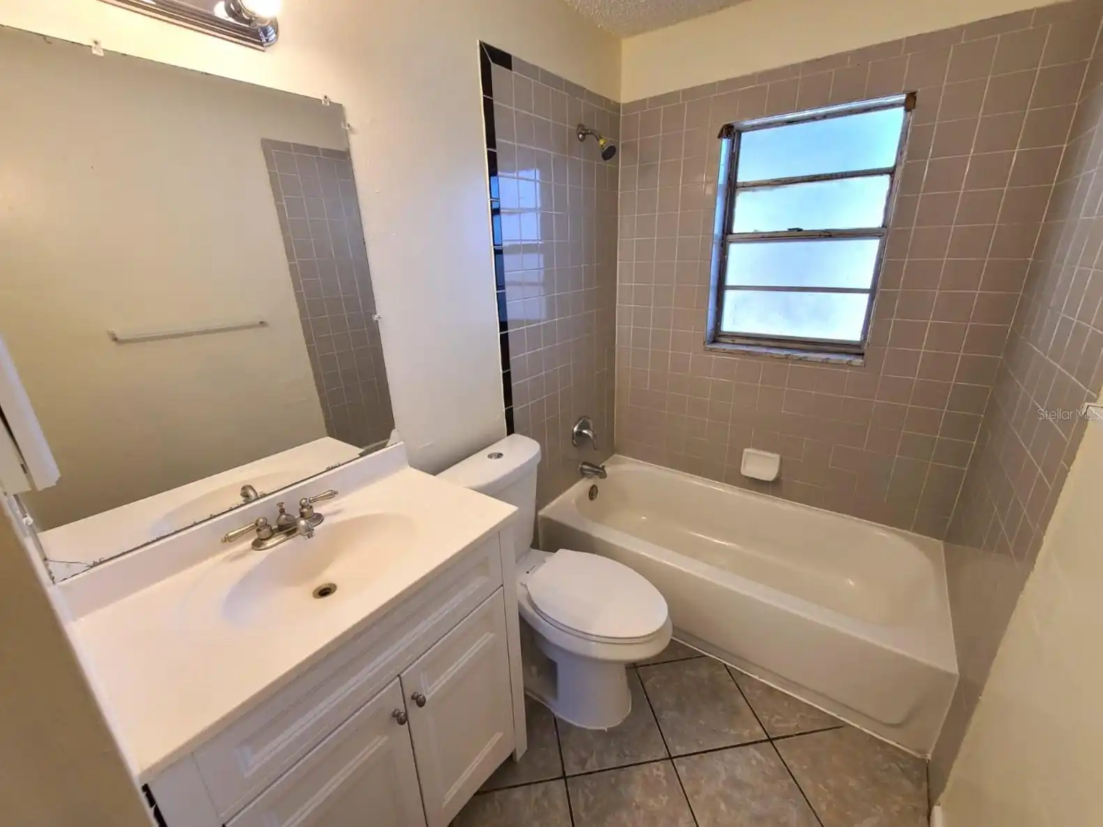 Listing Photo 9