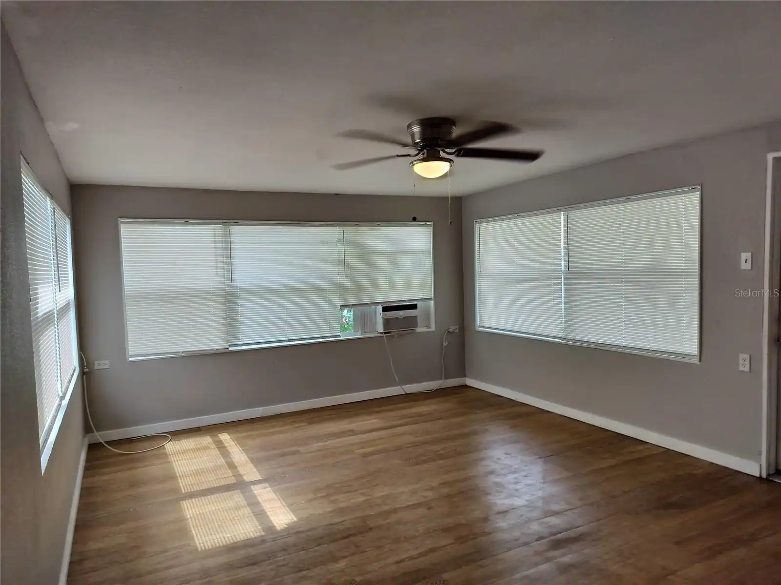 Listing Photo 11