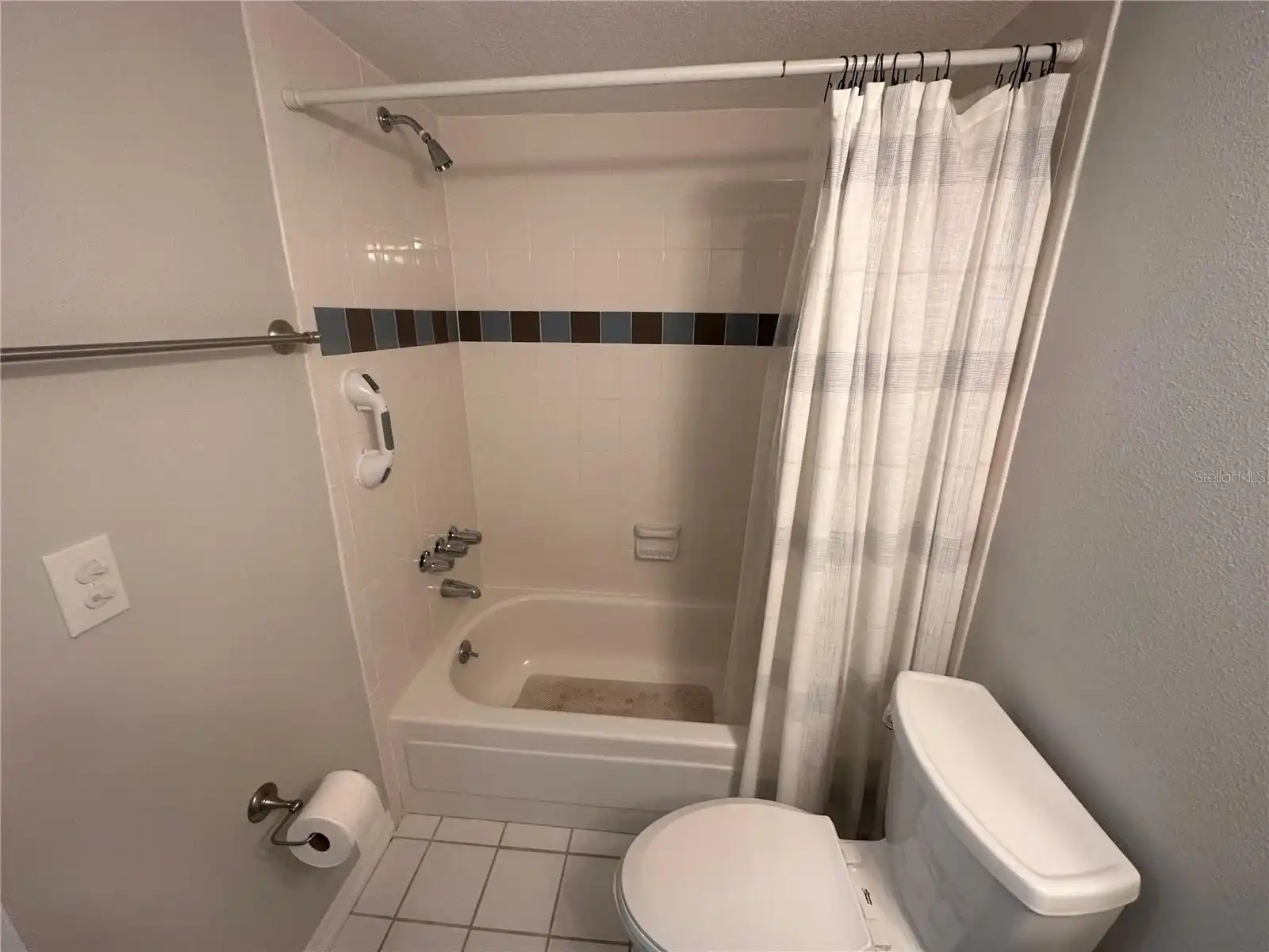 Listing Photo 10