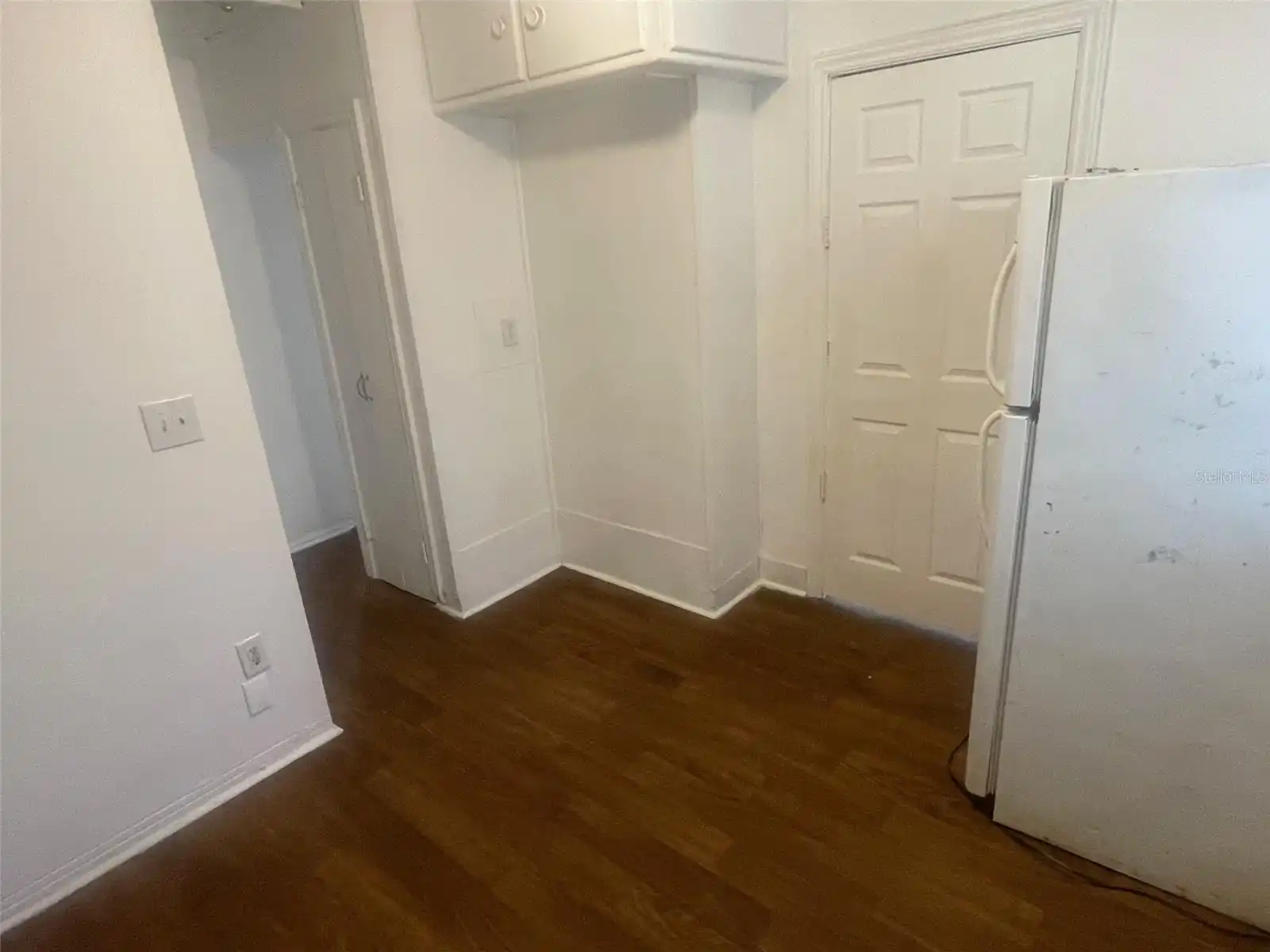 Listing Photo 8