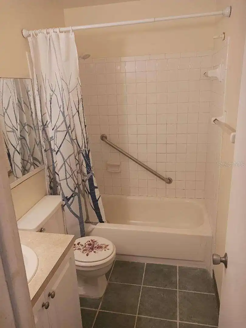 Listing Photo 12
