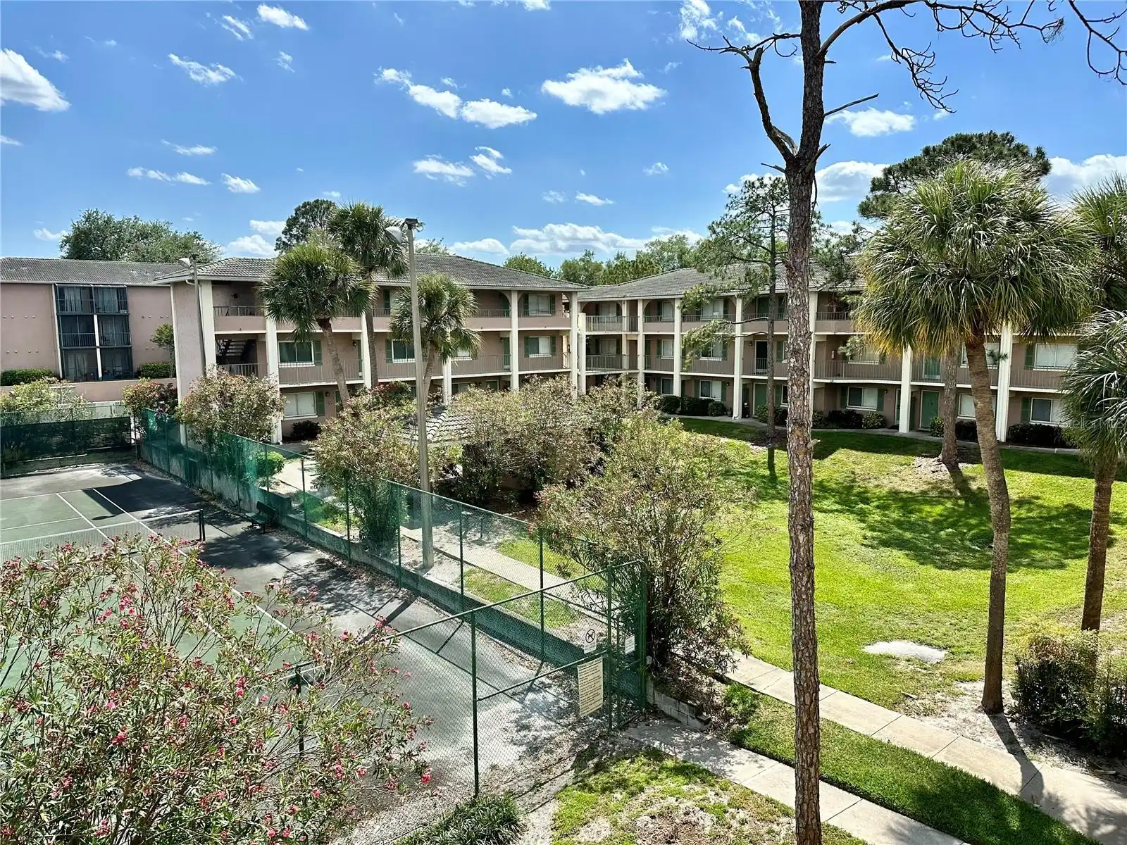Listing Photo 11