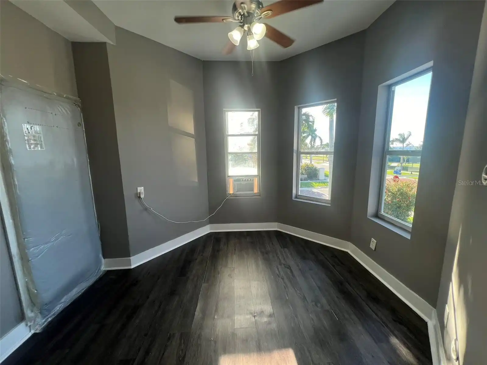 Listing Photo 10