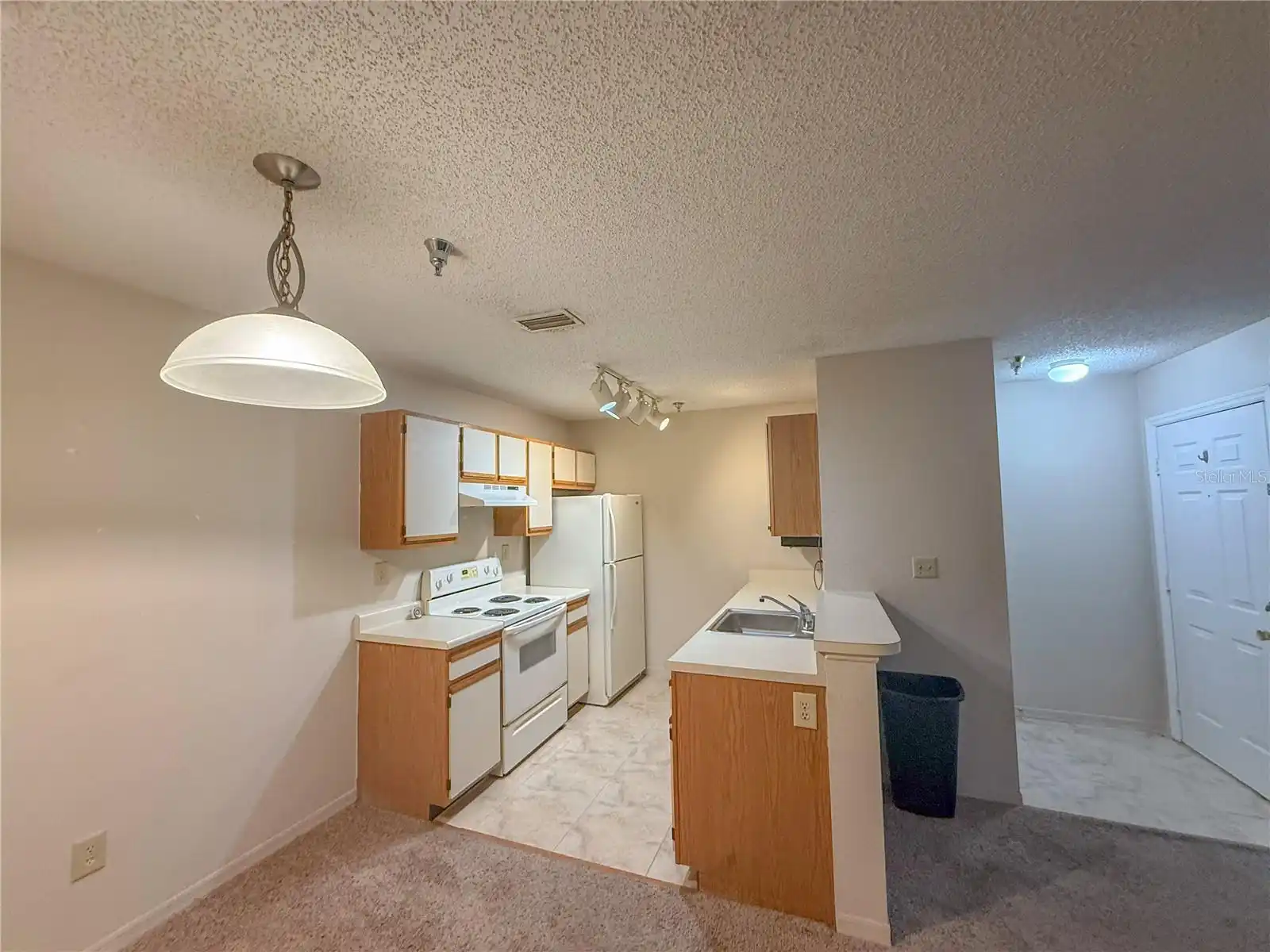 Listing Photo 12