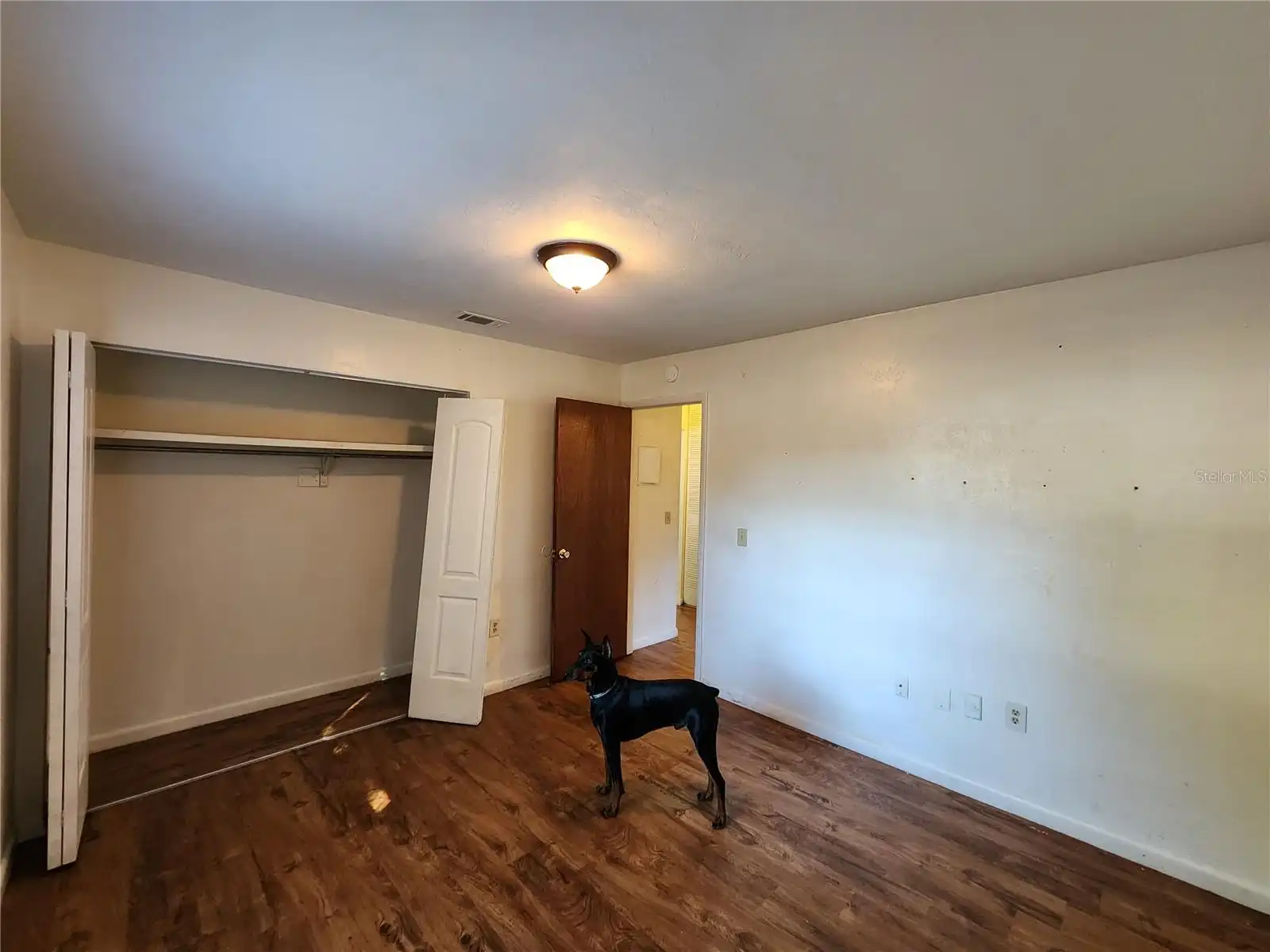 Listing Photo 8