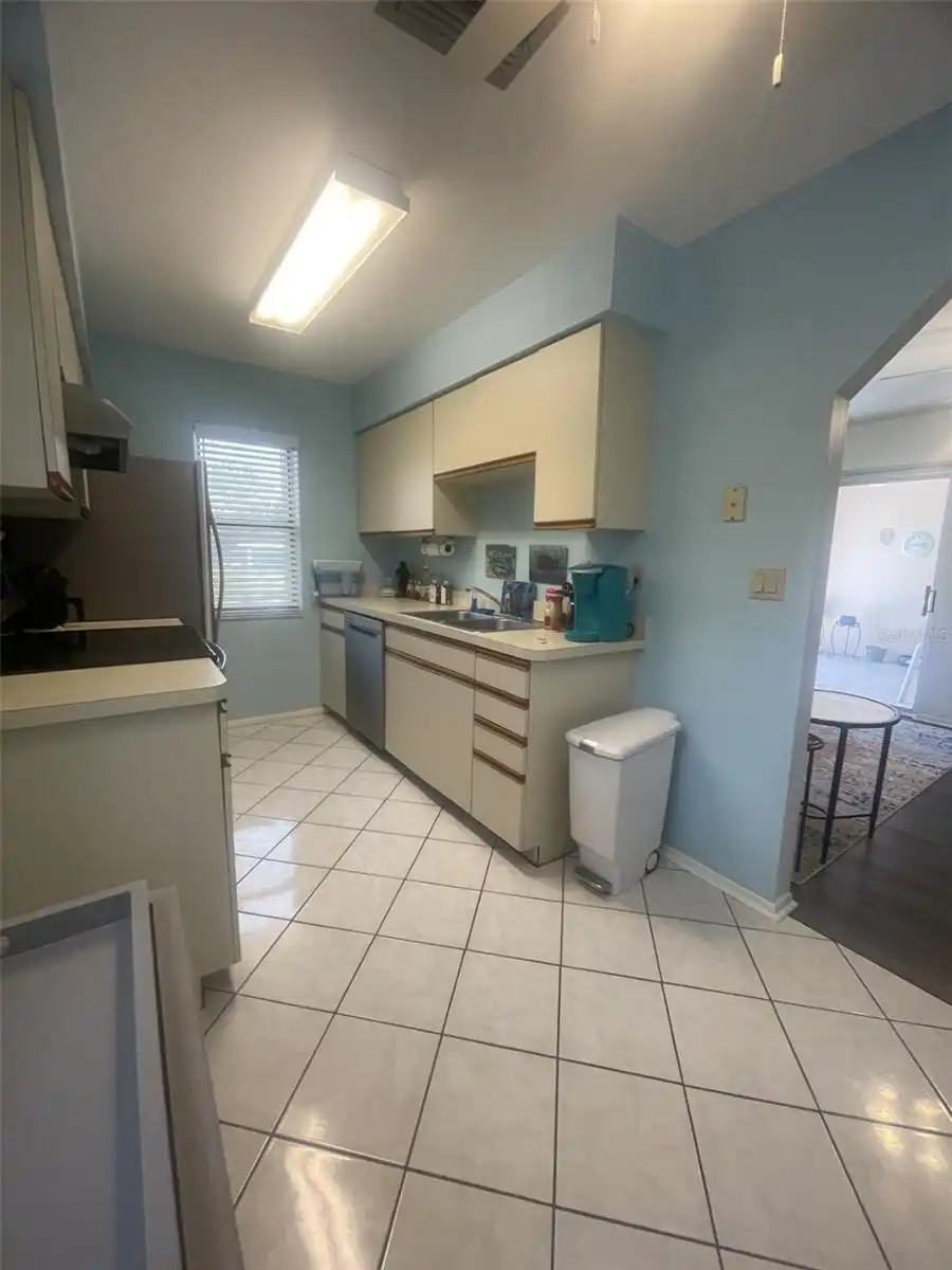 Listing Photo 14