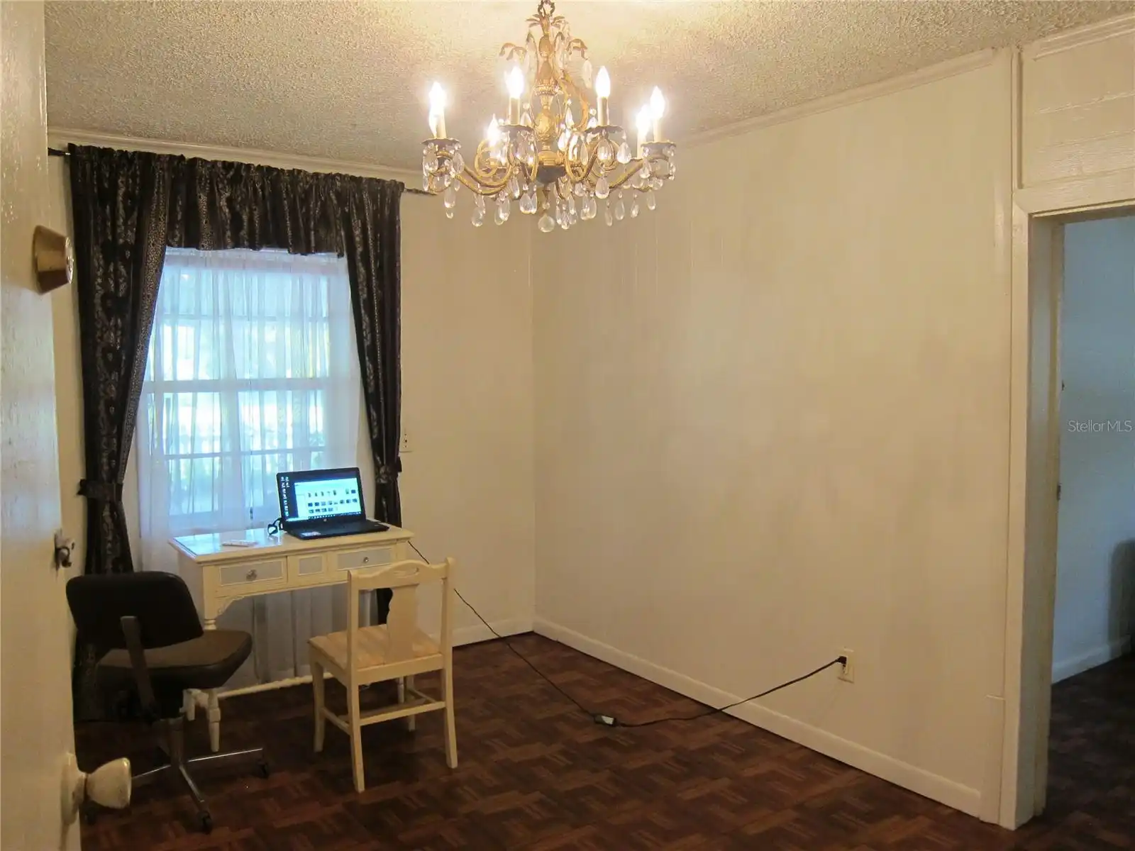 Listing Photo 11