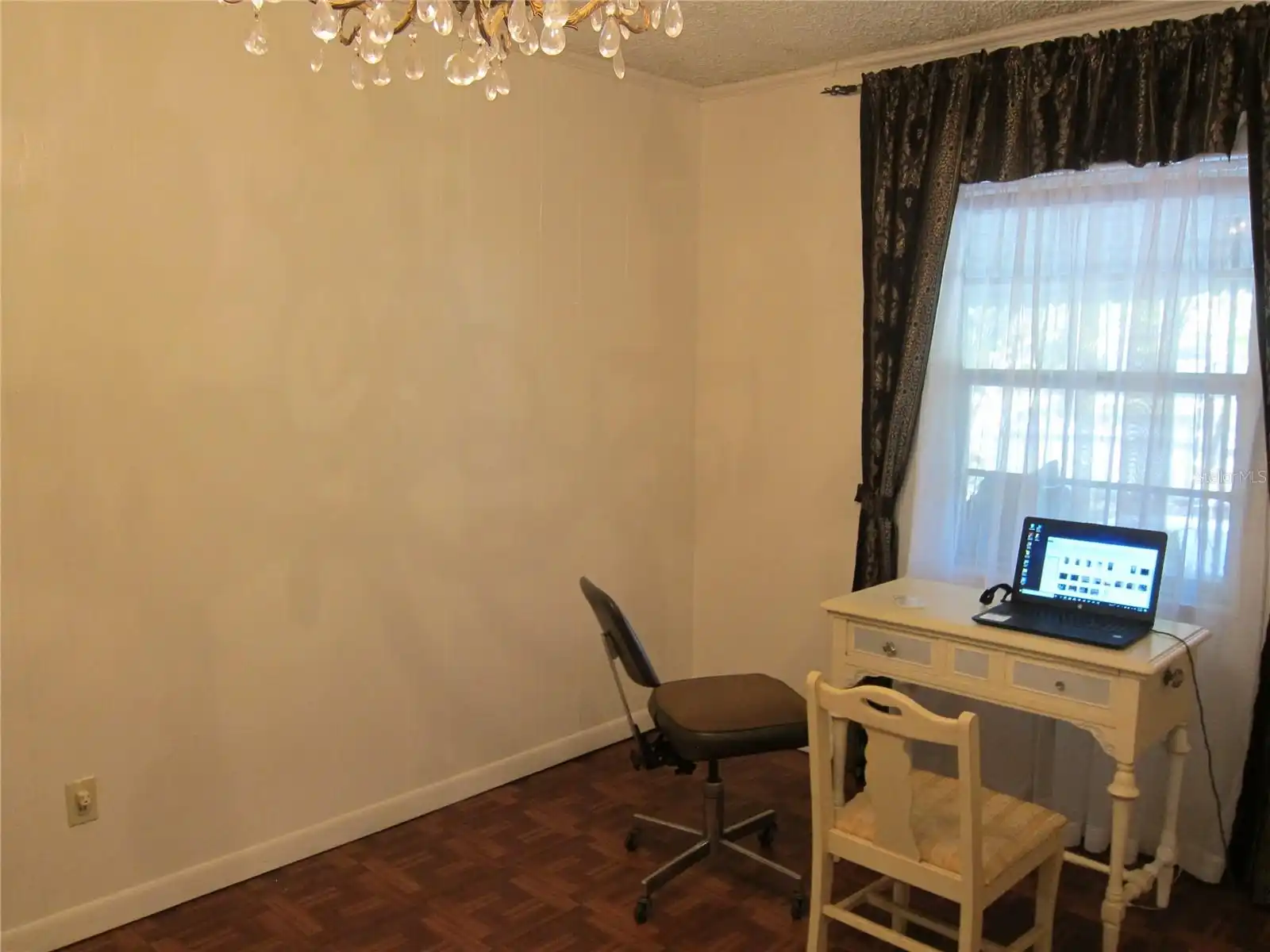 Listing Photo 10