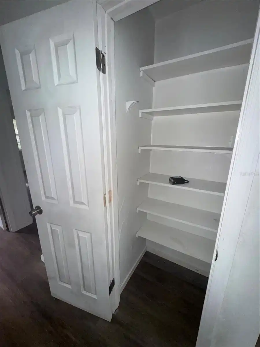 Listing Photo 8