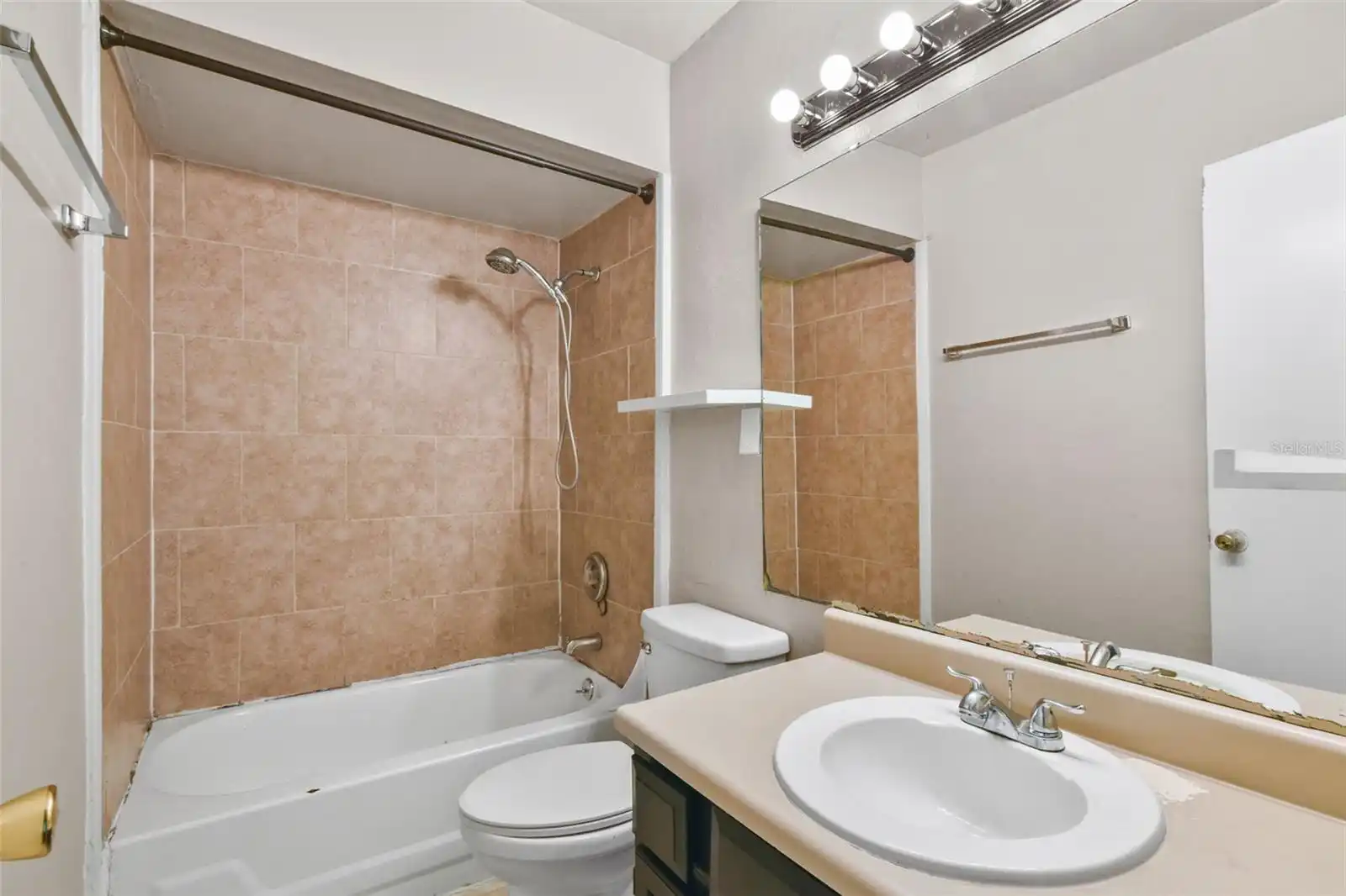 Listing Photo 14