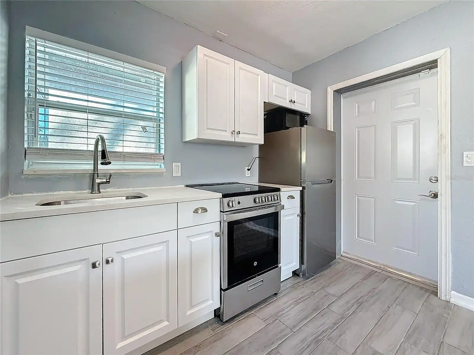 Listing Photo 8