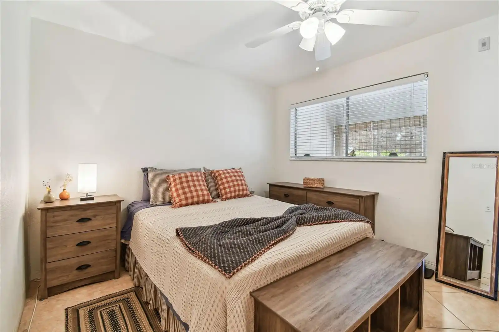 Listing Photo 12