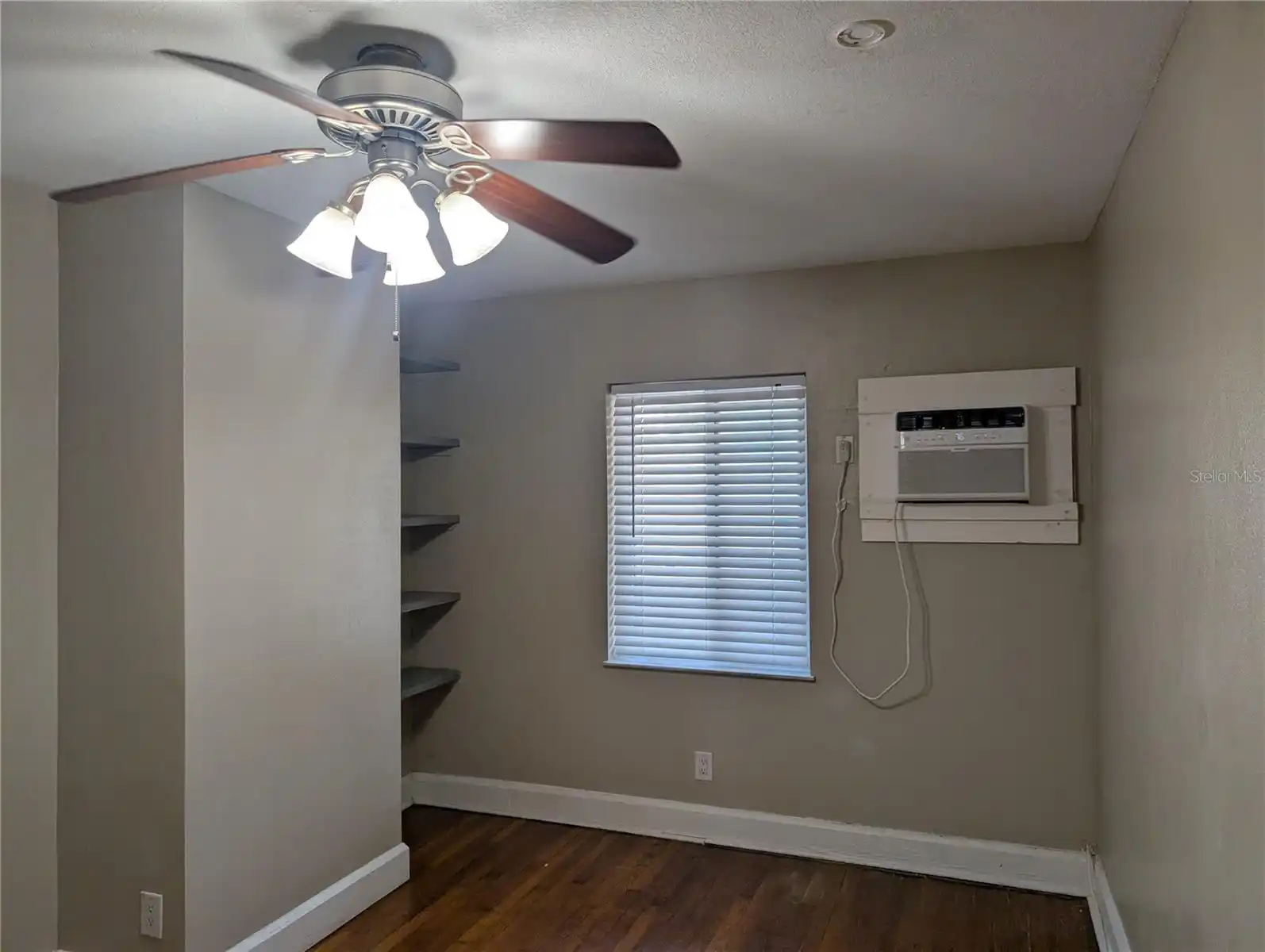 Listing Photo 9