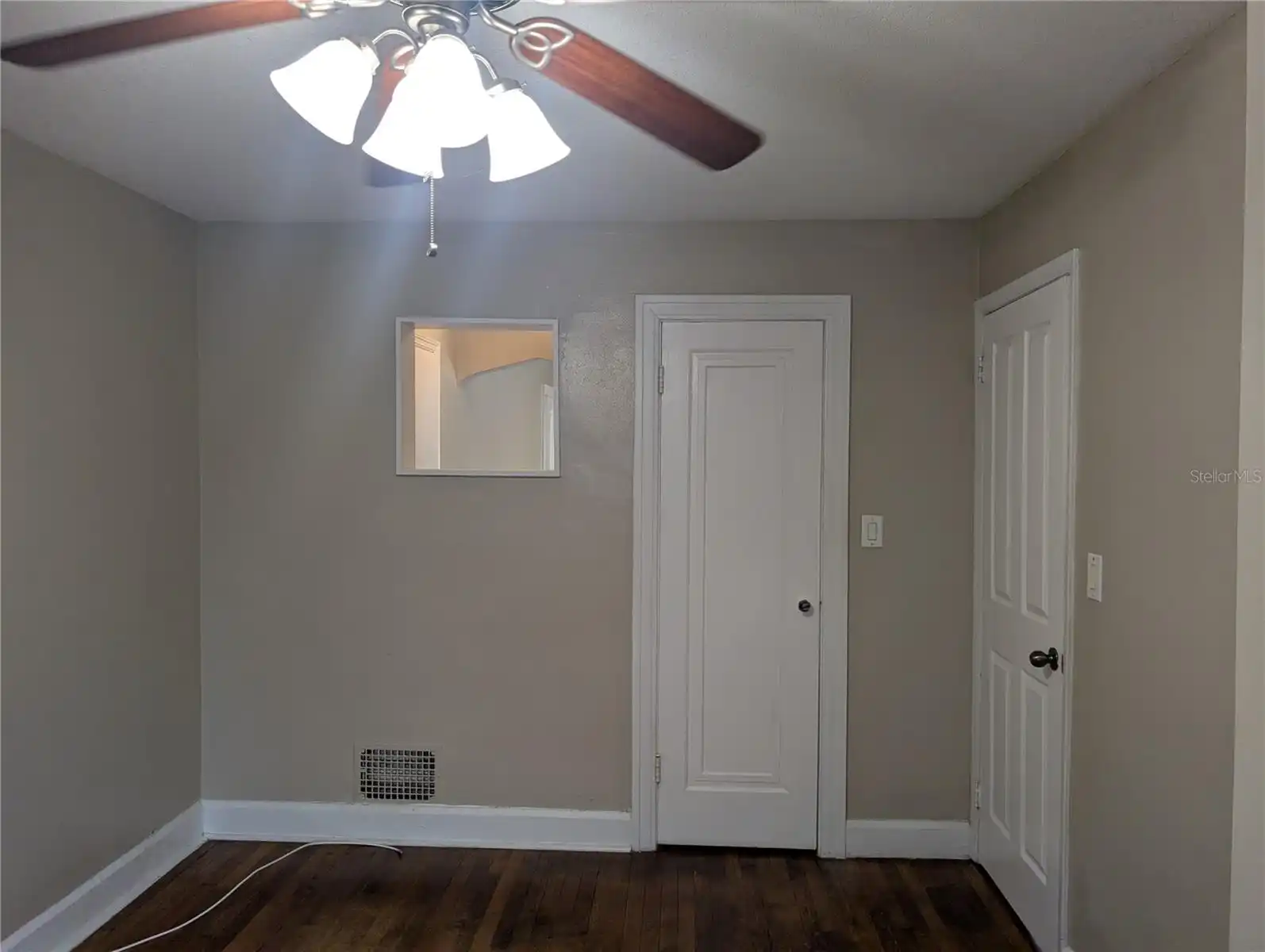 Listing Photo 12