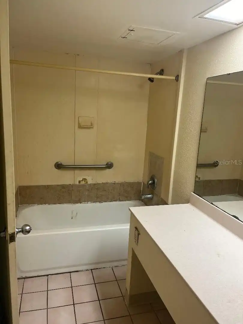 Listing Photo 10