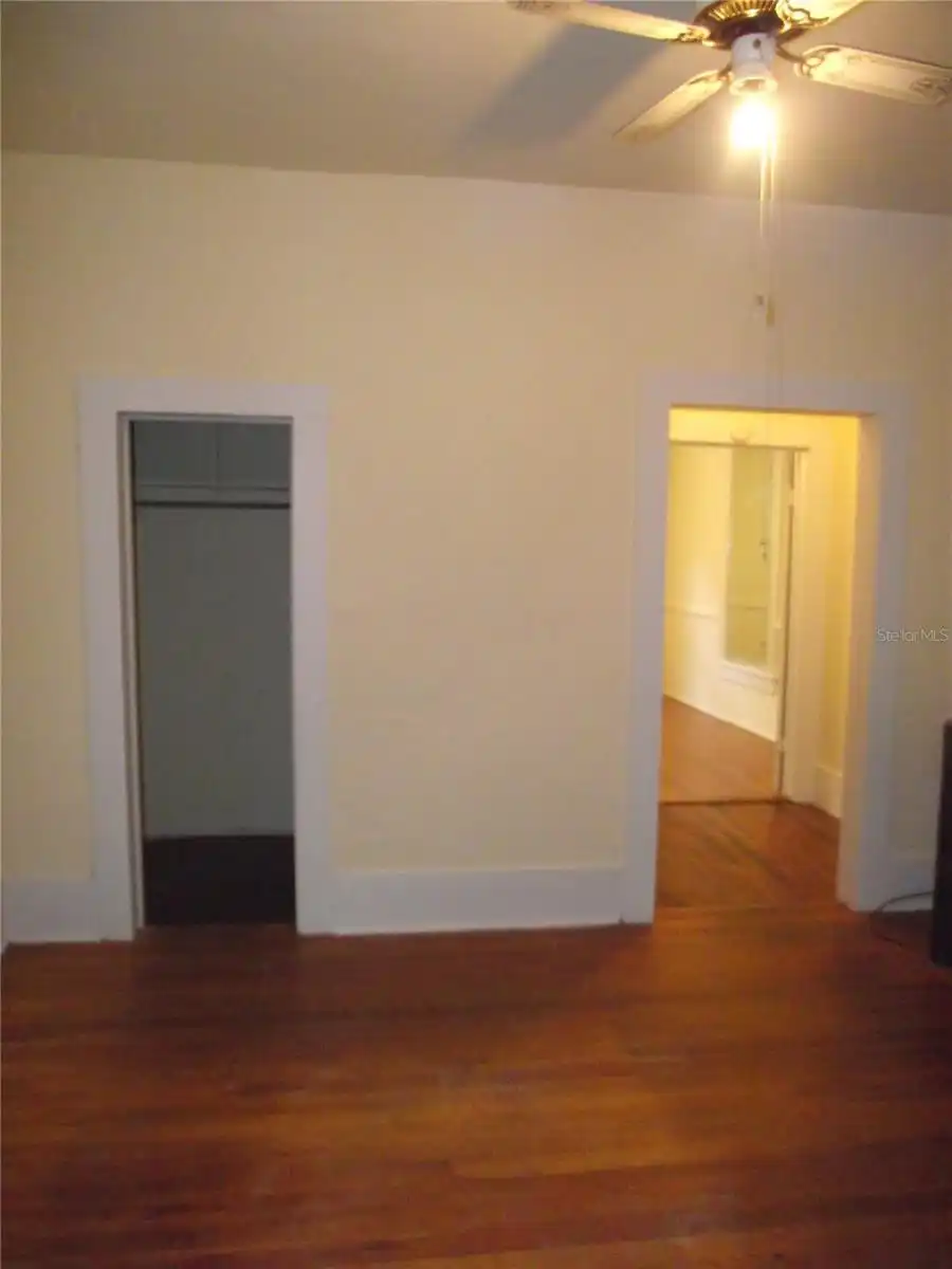 Listing Photo 9