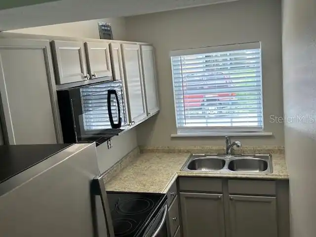 Listing Photo 10