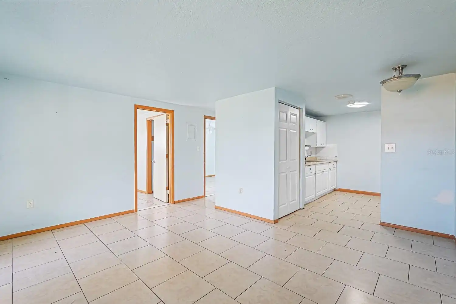 Listing Photo 8