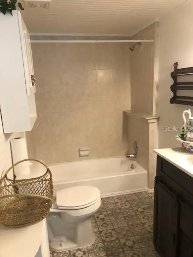 Listing Photo 10
