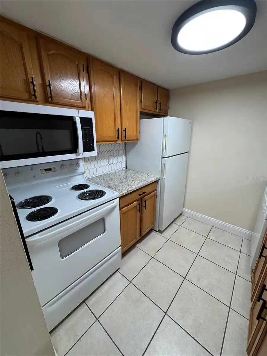 Listing Photo 8