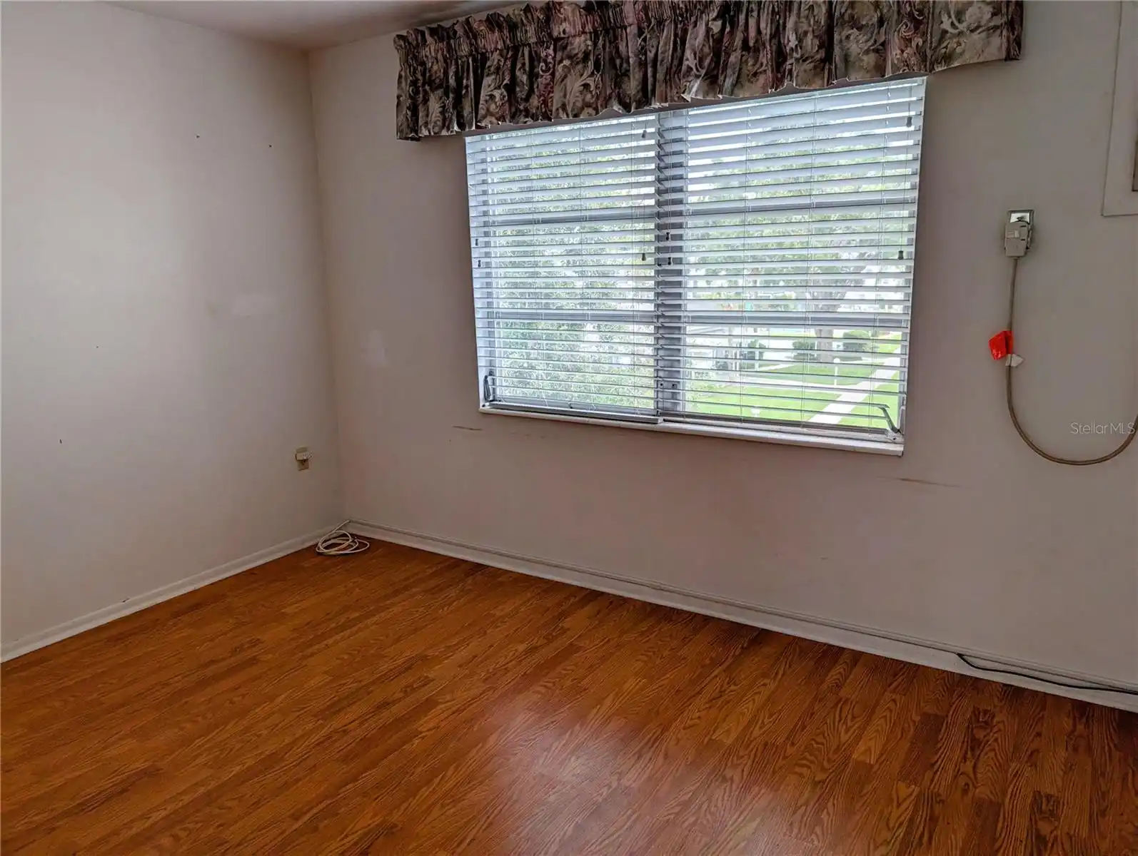 Listing Photo 12