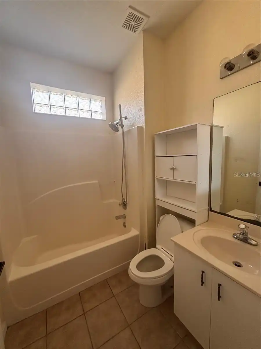 Listing Photo 8