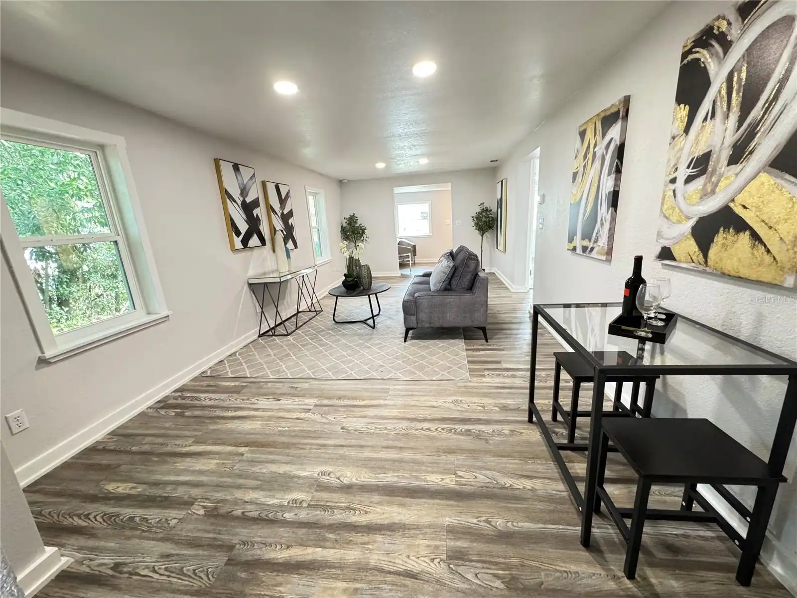 Listing Photo 8