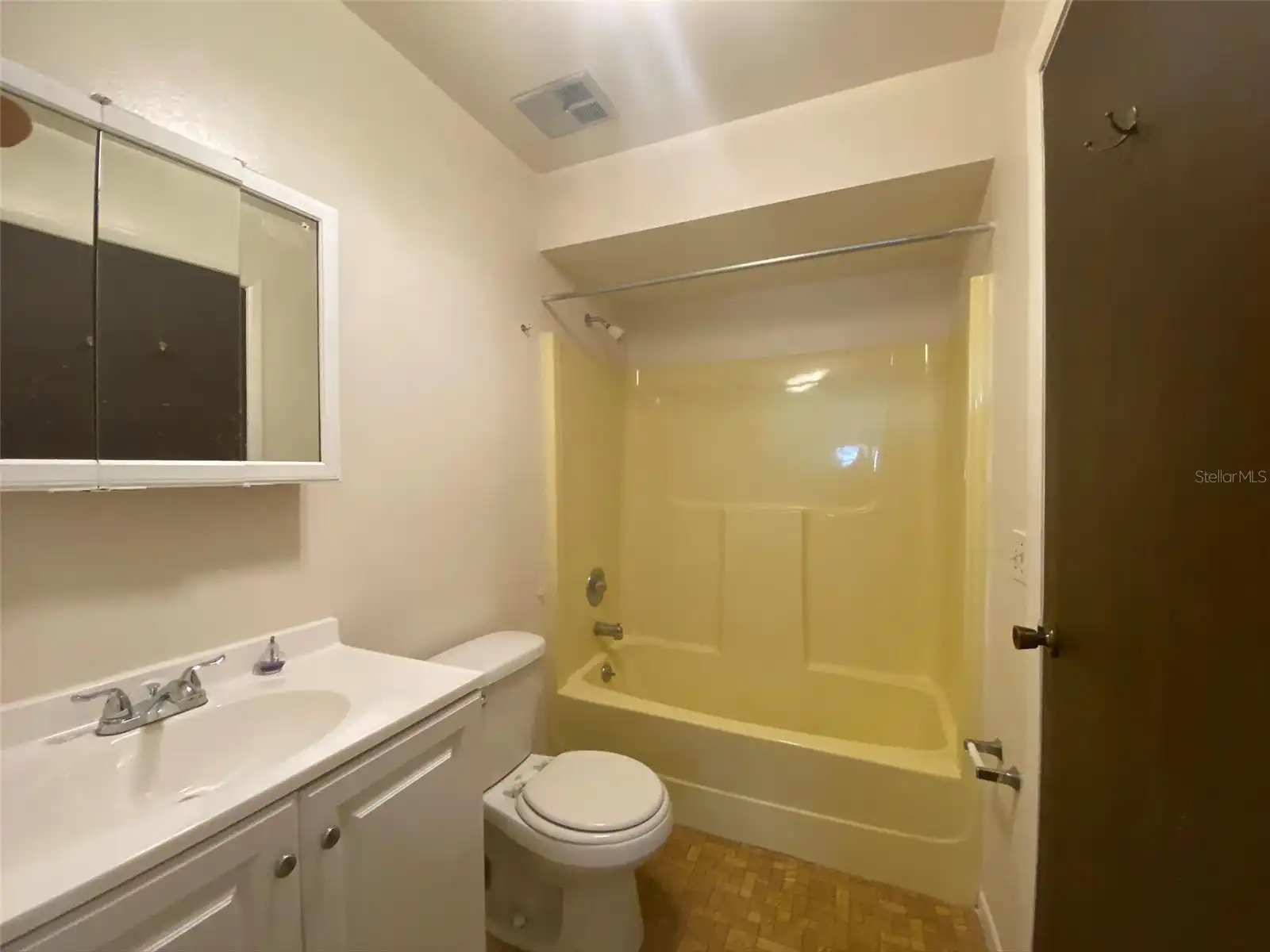 Listing Photo 11