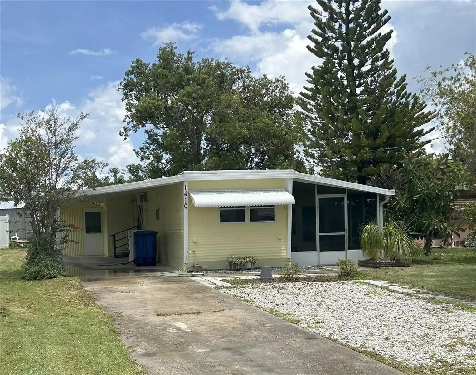 Tavares Real Estate