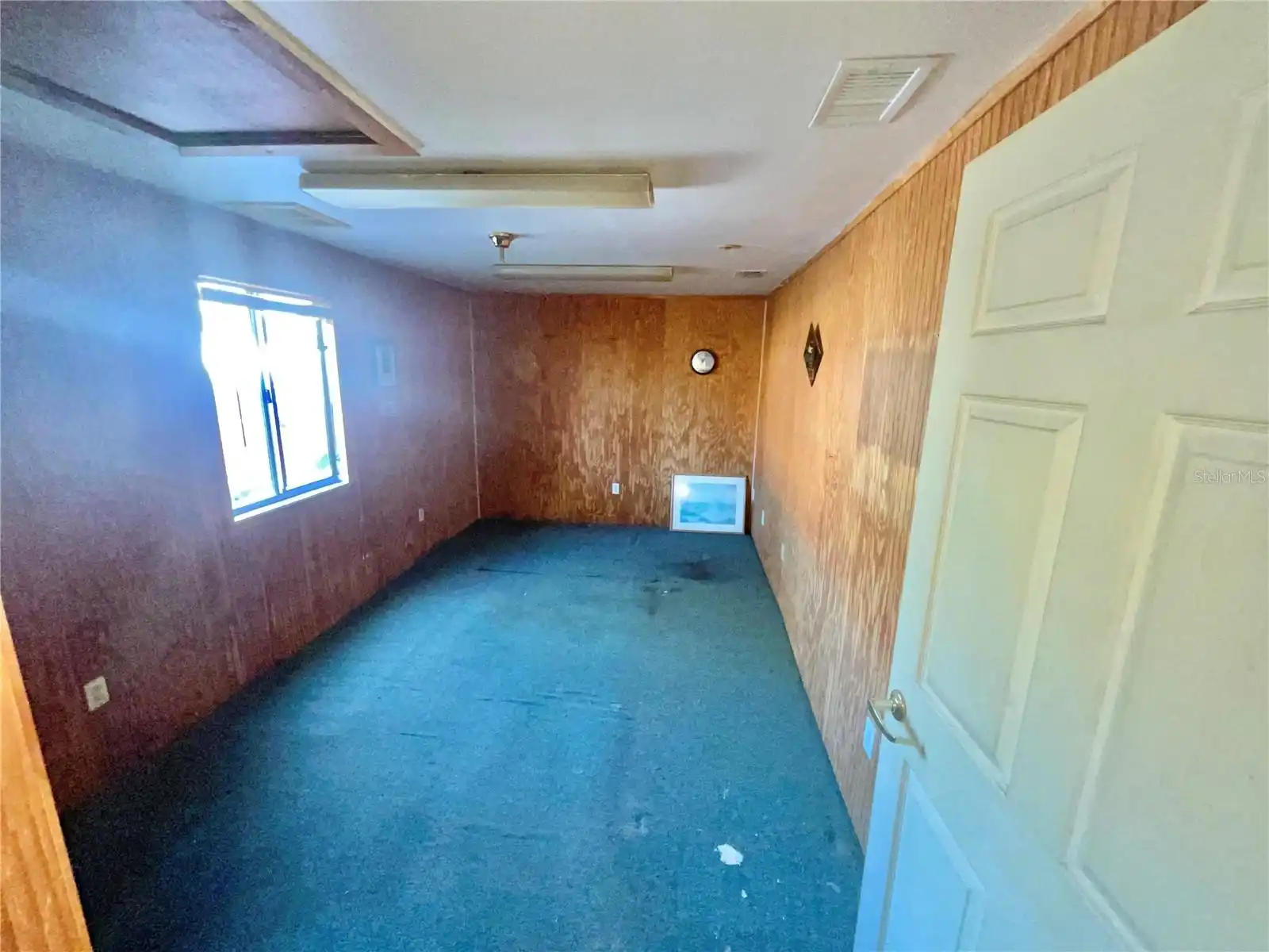 Listing Photo 12
