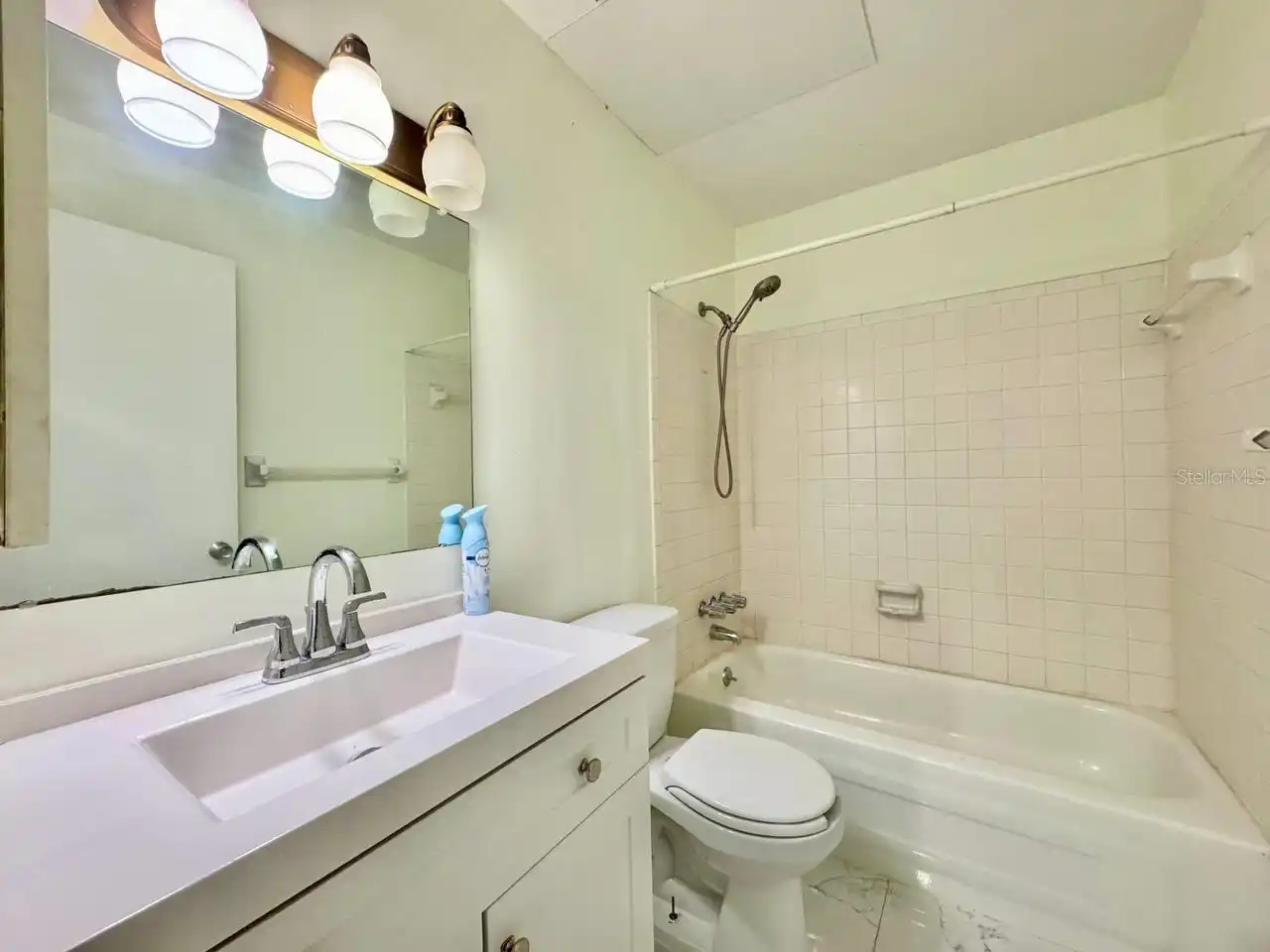 Listing Photo 11