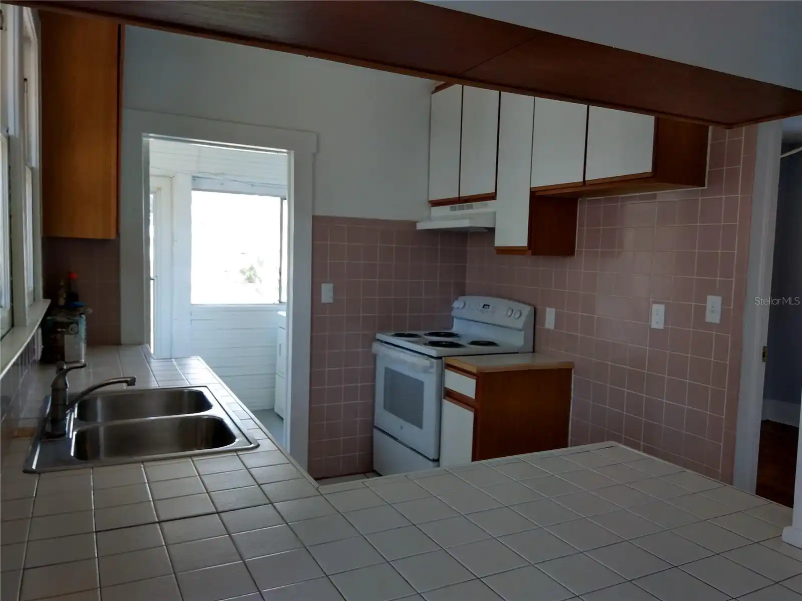 Listing Photo 8