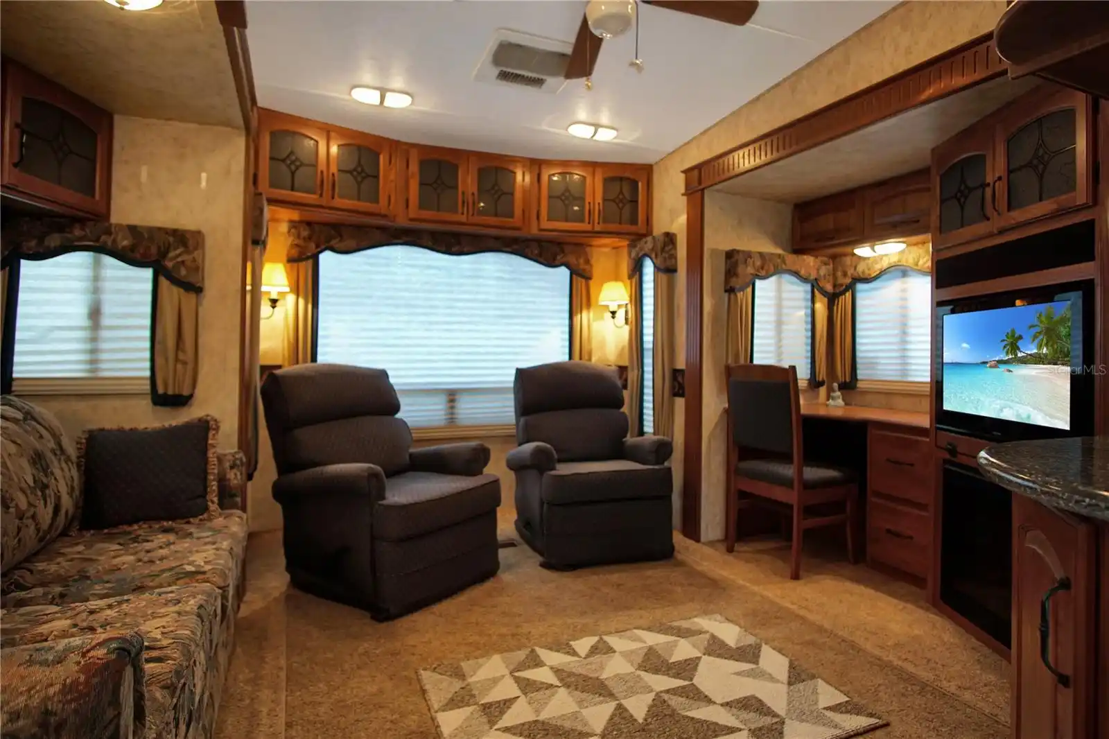 Listing Photo 14