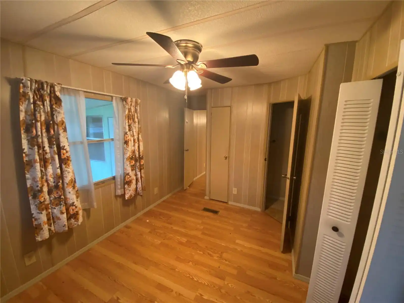 Listing Photo 6