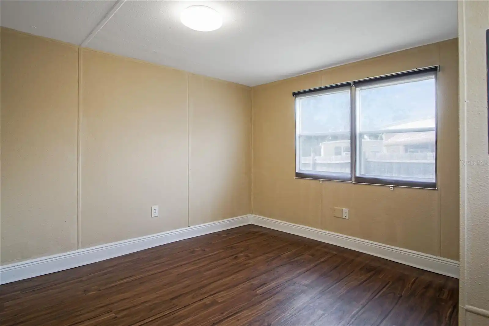 Listing Photo 12