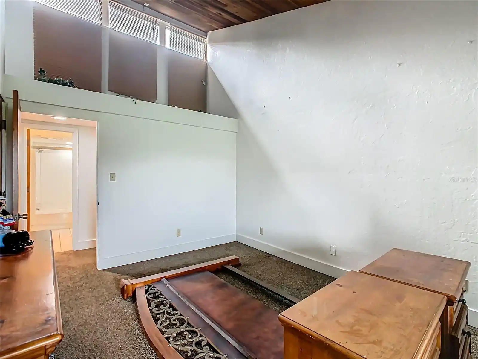 Listing Photo 12