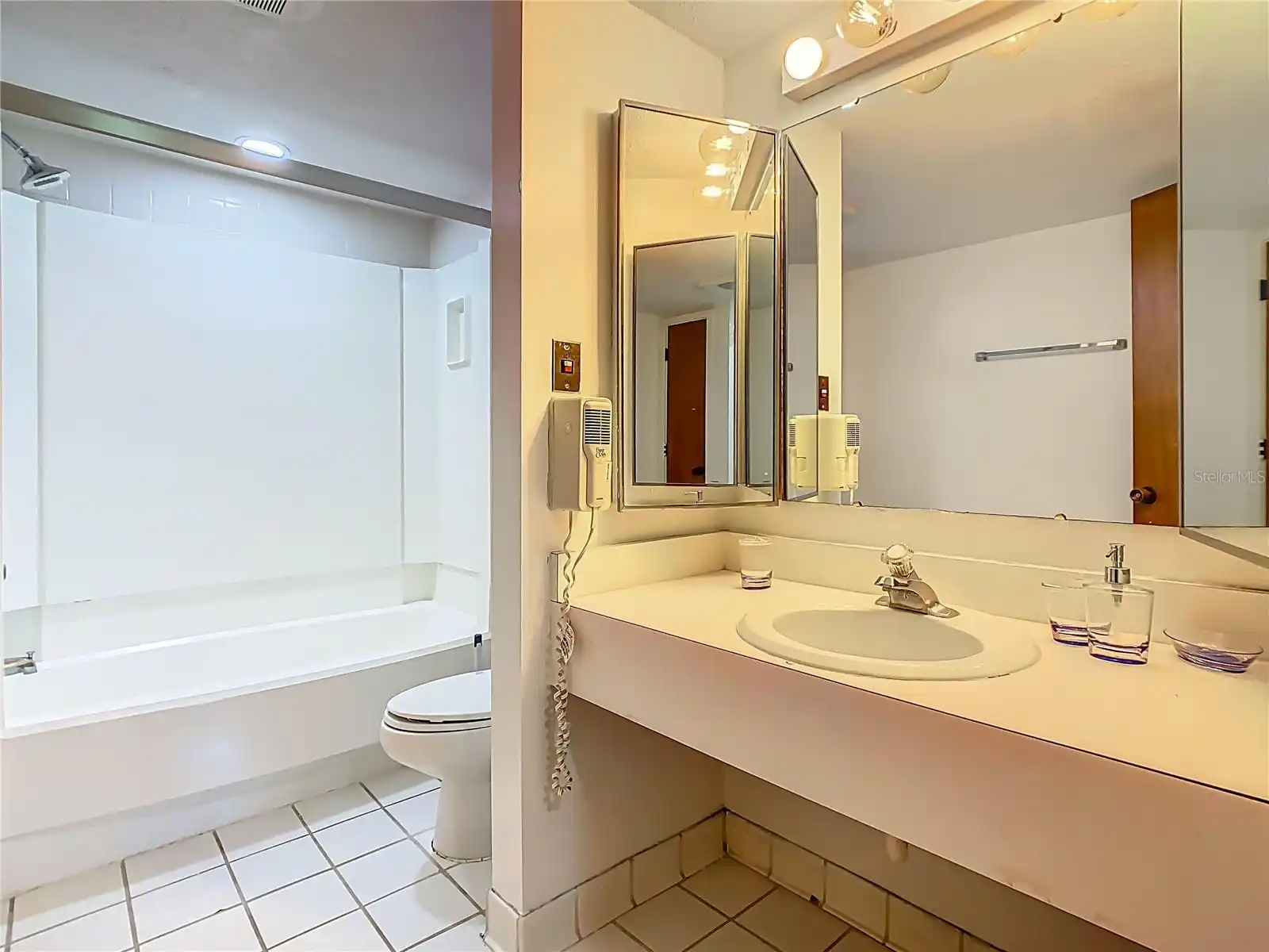 Listing Photo 11
