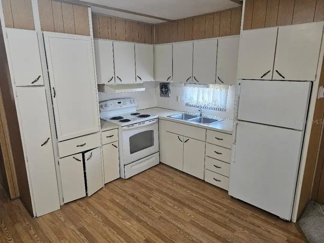 Listing Photo 6