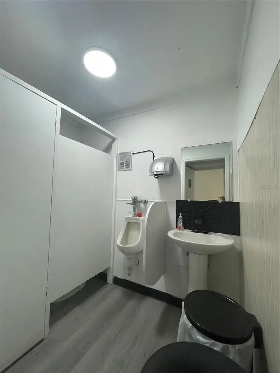 Listing Photo 12