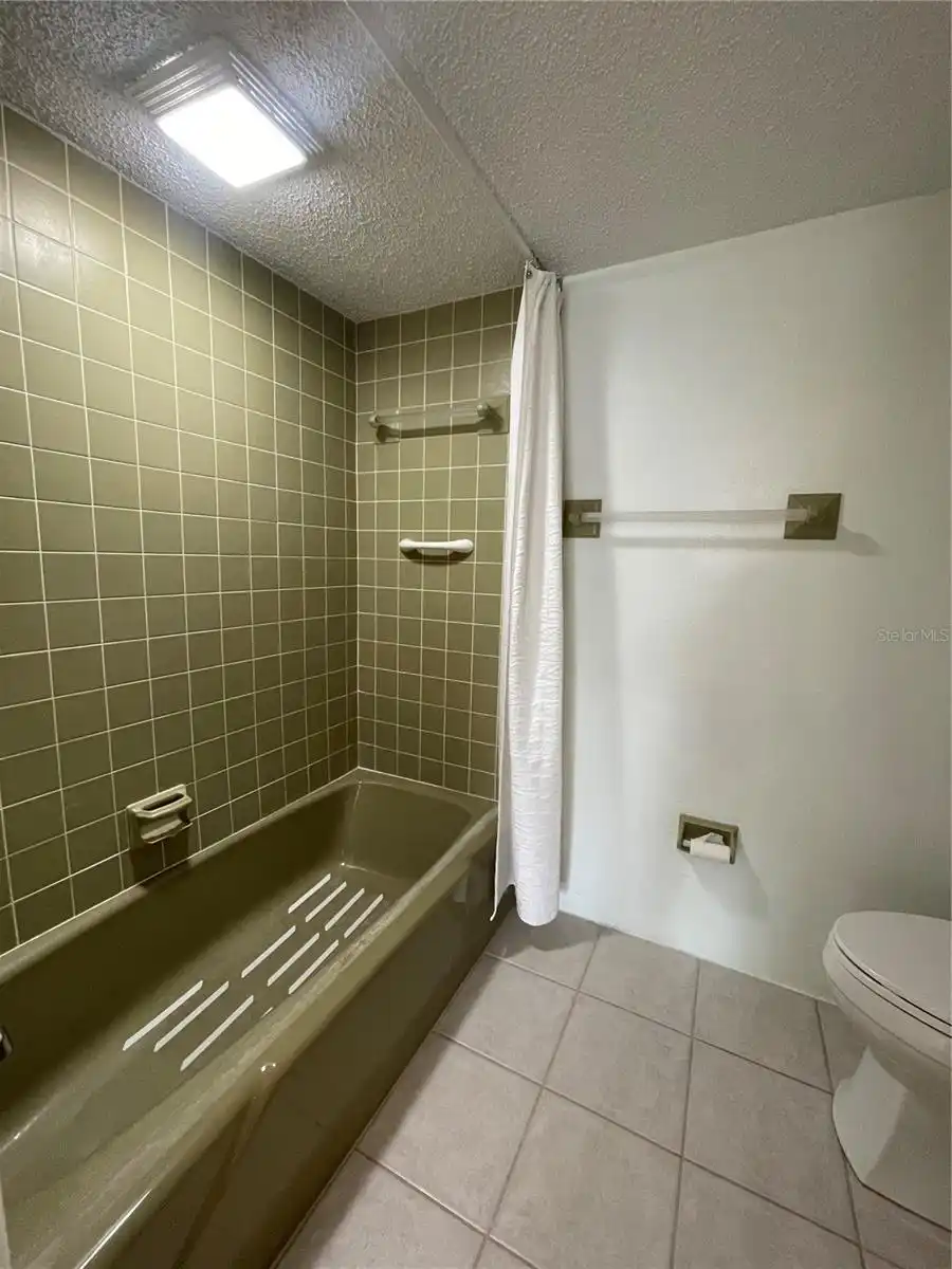 Listing Photo 14