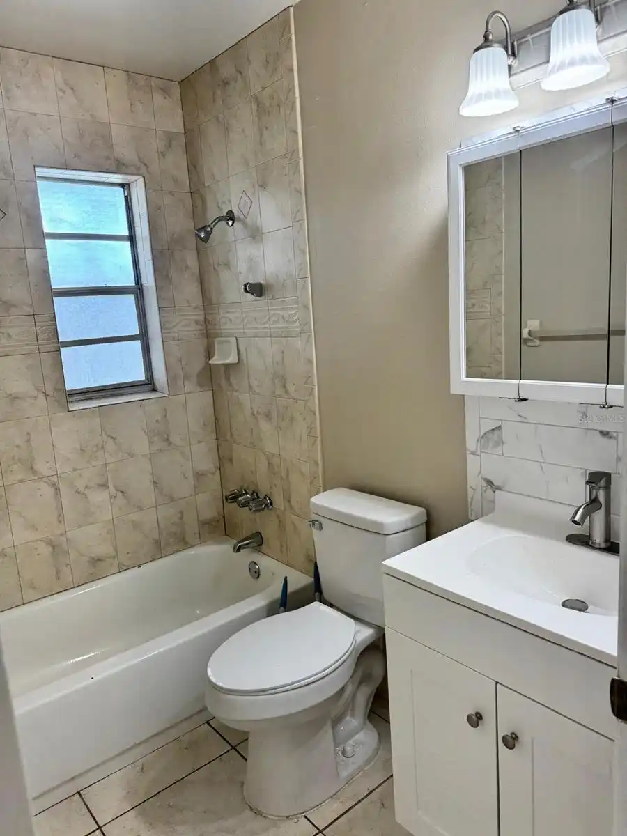 Listing Photo 10