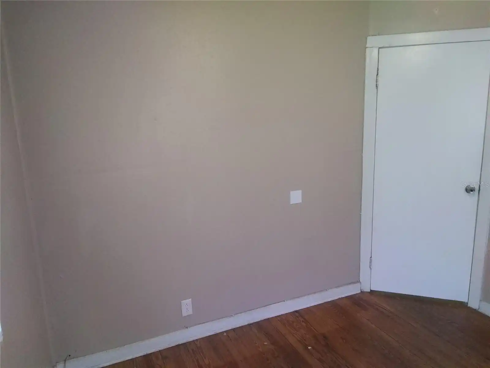Listing Photo 8
