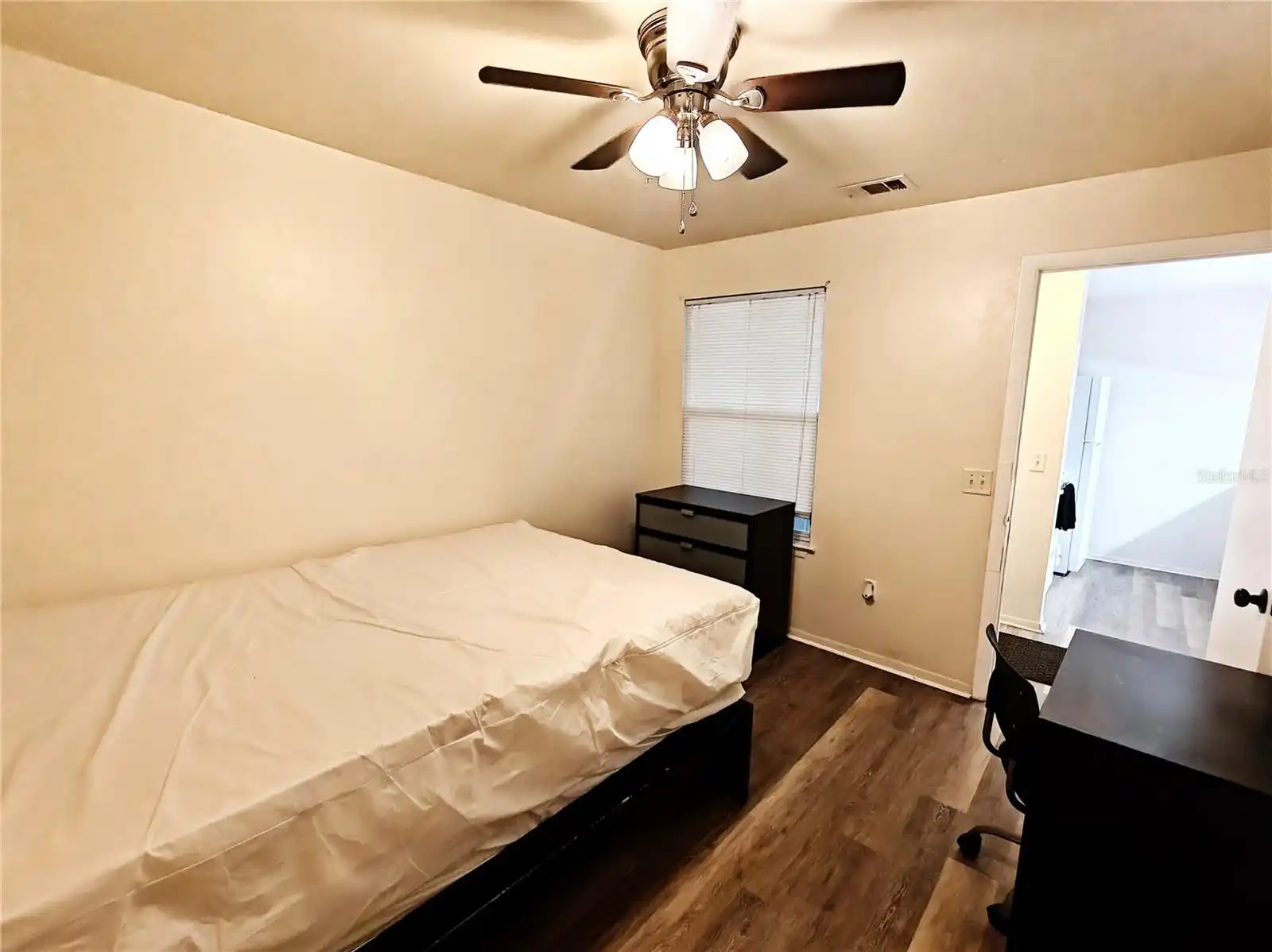 Listing Photo 16