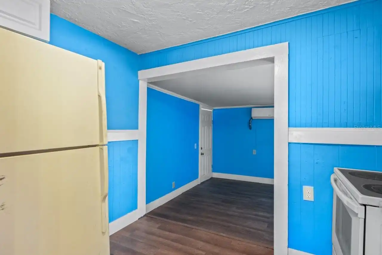 Listing Photo 8