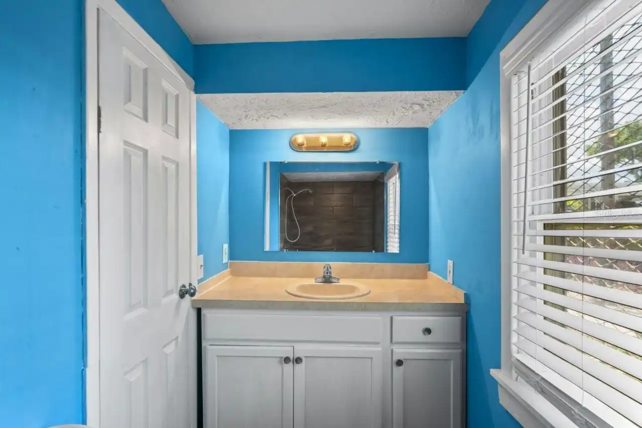 Listing Photo 11
