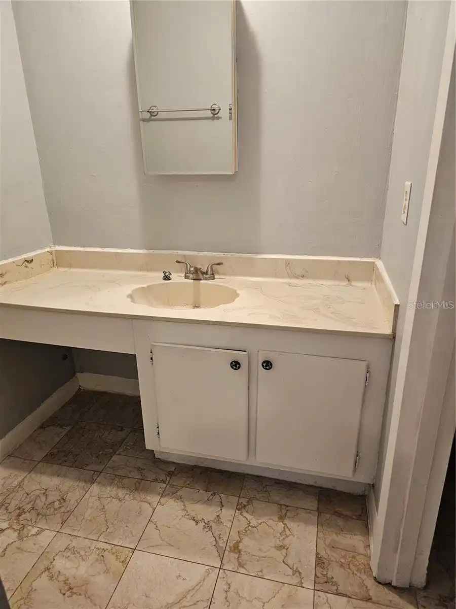Listing Photo 16