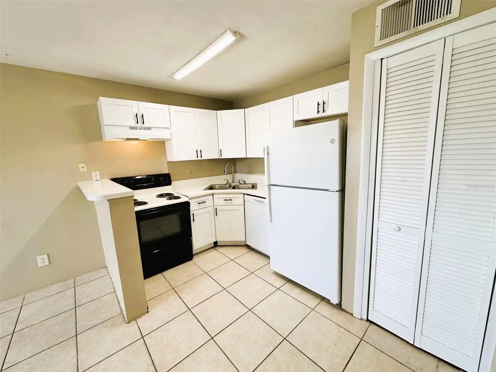 Listing Photo 12