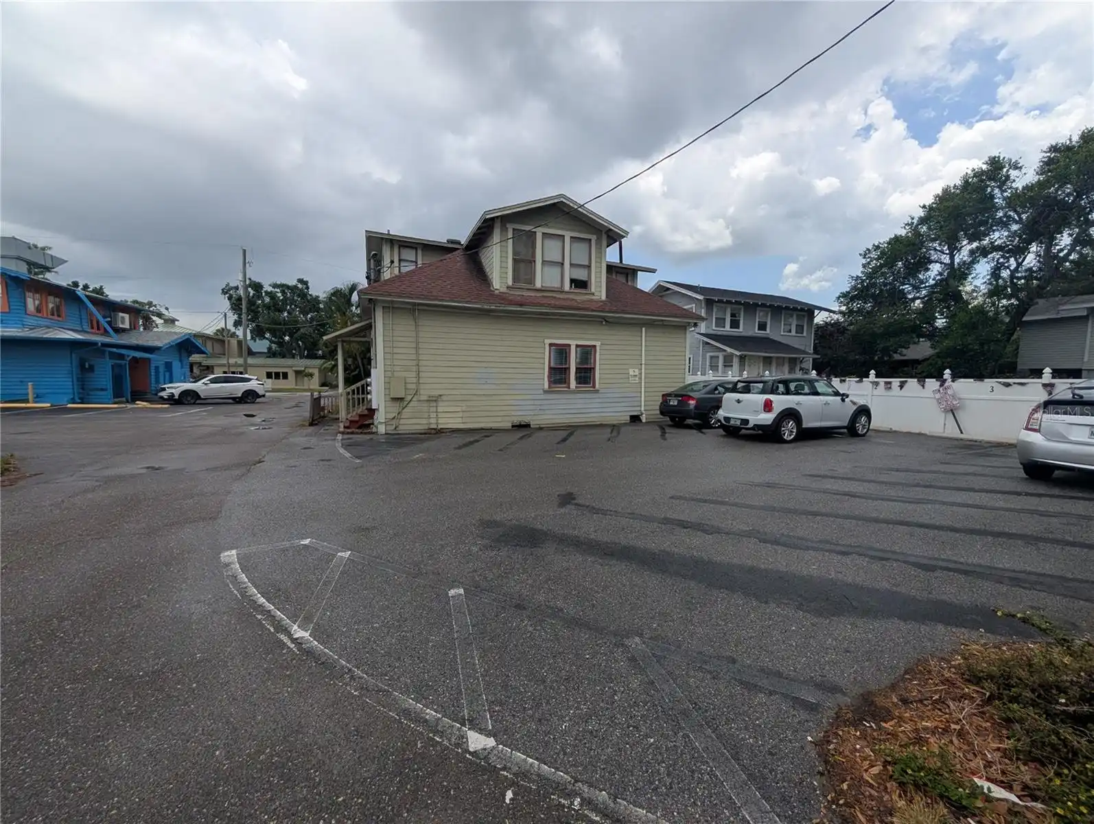 Listing Photo 11
