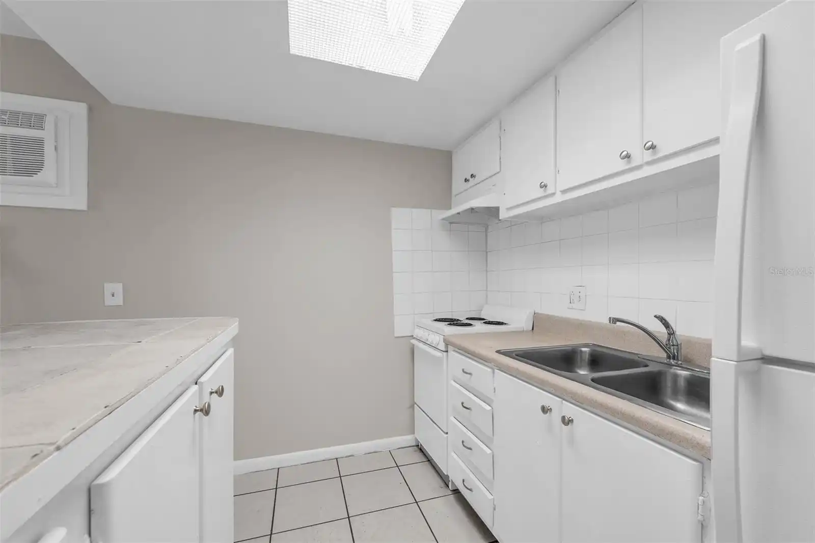 Listing Photo 12